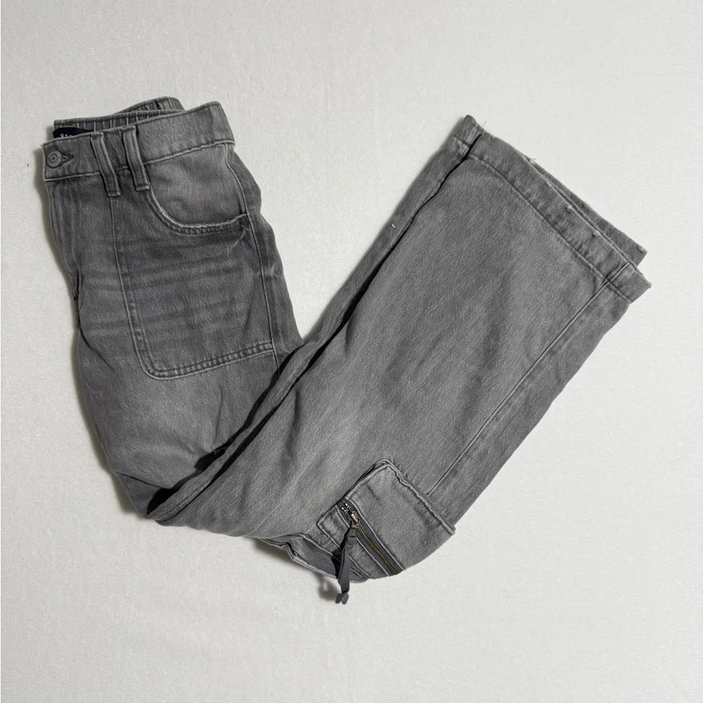 Aeropostale Women's Straight Leg Gray cargo’s